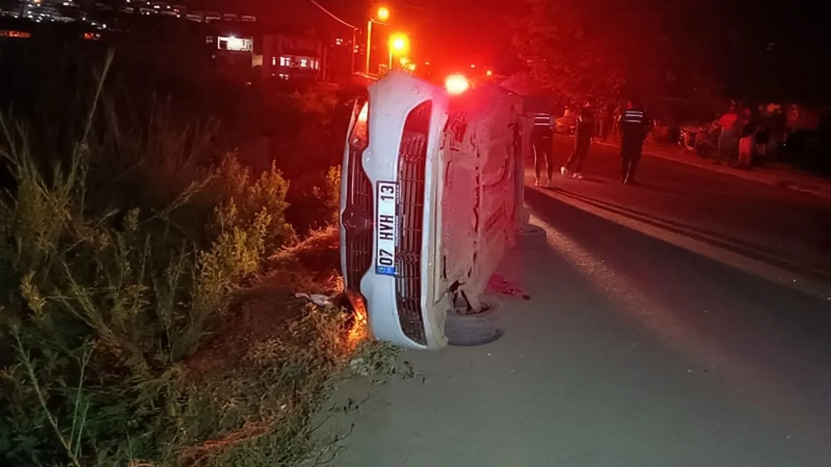 Alanya’da feci kaza: 1 ölü, 2 yaralı minibüs sürücüsü kaçtı!