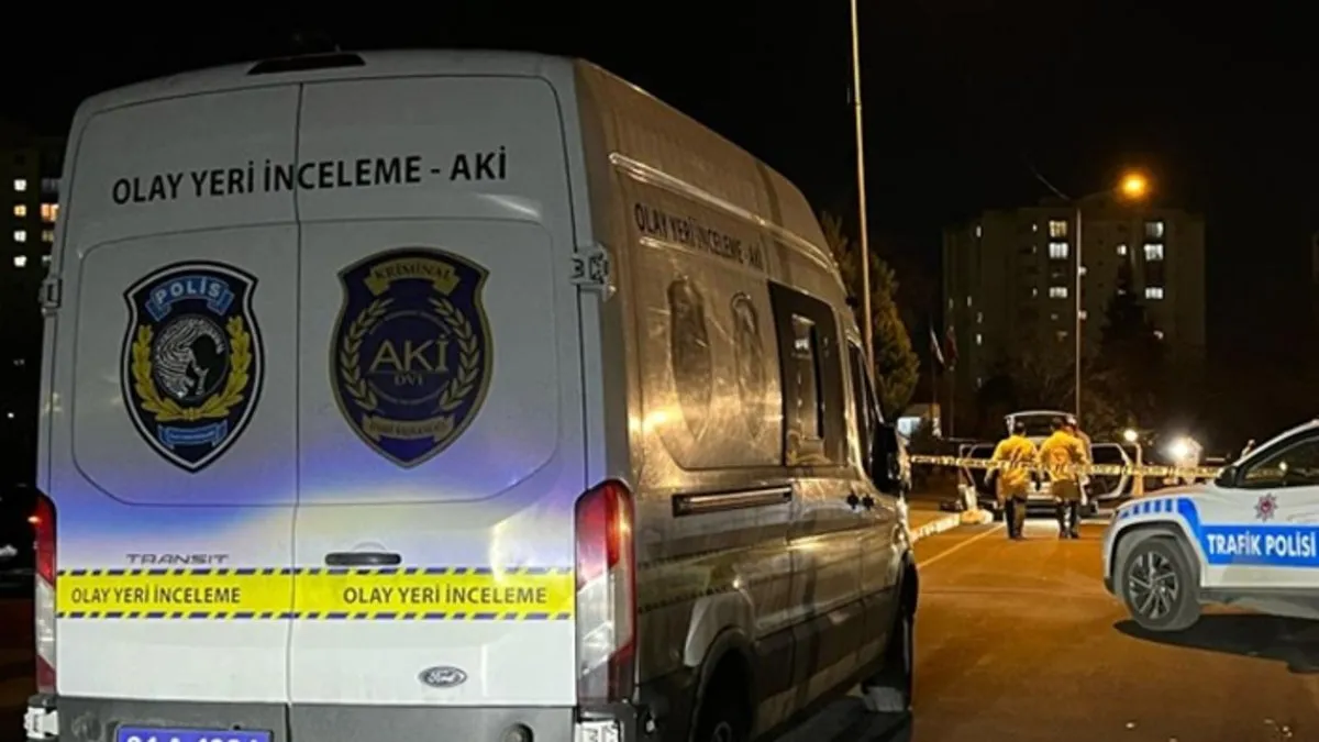 Küçükçekmece’de şüpheli araçtan cephanelik çıktı